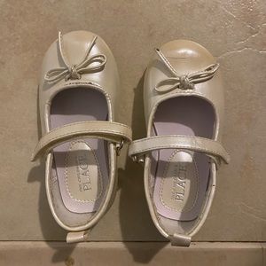 Cream Dress Shoes for Toddler 4